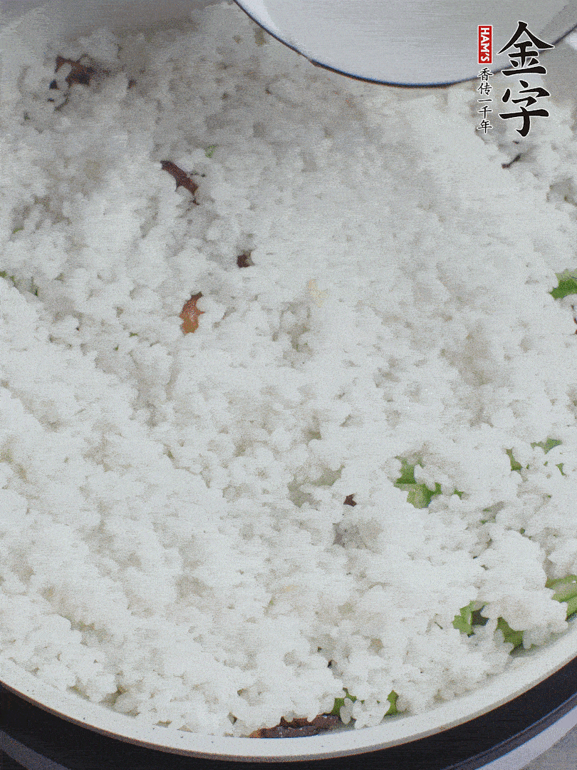 放一碗水，蓋蓋燜煮。